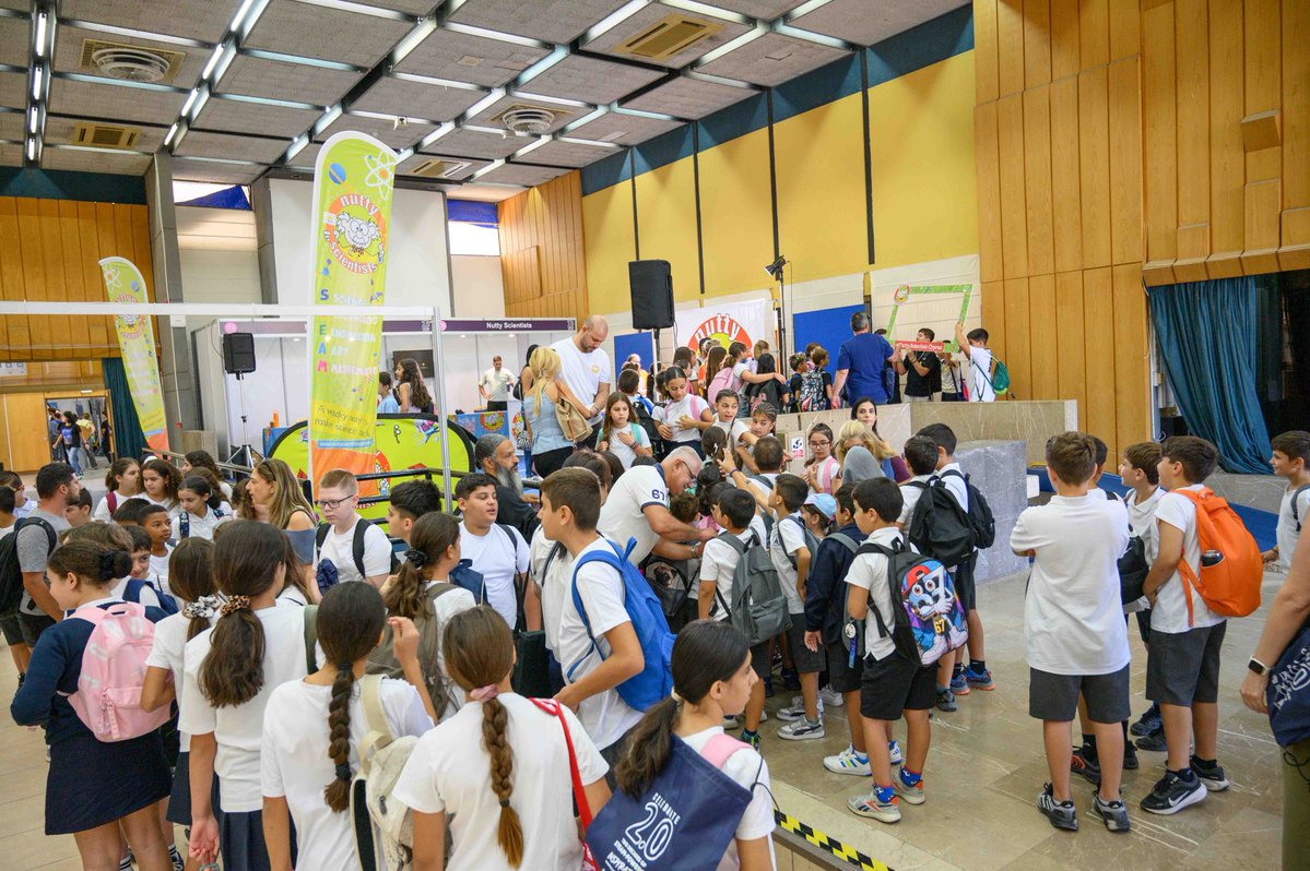 ResearchCy's tweet photo. 🔬 Το European Researchers’ Night 2026 συνεχίζεται με αμείωτο ενδιαφέρον!
📍 Από τις 16:00, οι πόρτες είναι ανοιχτές για όλους!
Ελάτε να γνωρίσετε από κοντά την επιστήμη και τους ανθρώπους που την κάνουν πράξη. 💡
Σας περιμένουμε στα Περίπτερα Α & Β!
#ERN2026 #TeamCuriosity https://t.co/8AtsgBIwoj