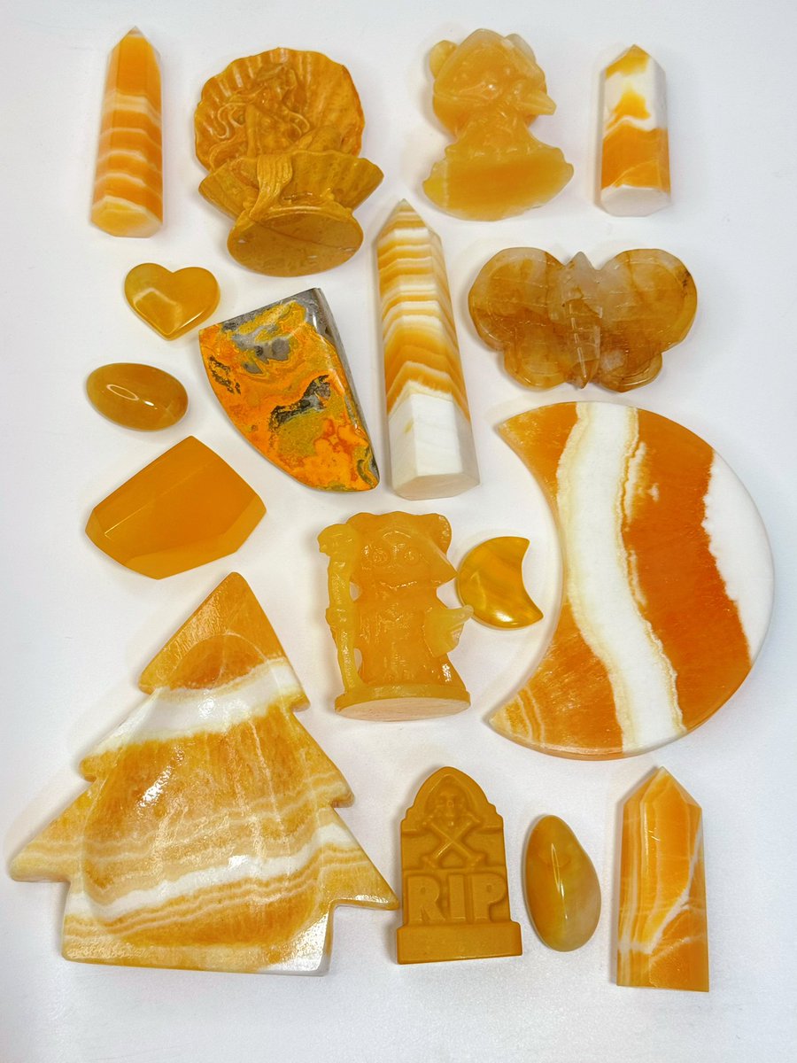 zaiencrystal's tweet photo. Warm honey-toned orange calcite pieces ✨
Each hand-carved with unique banded patterns.
Crystal towers, hearts, moons and cute figurines.
Love this cozy golden glow.

#crystals #orangecalcite #crystalcarving #healingcrystals https://t.co/ALxTWJcpwm