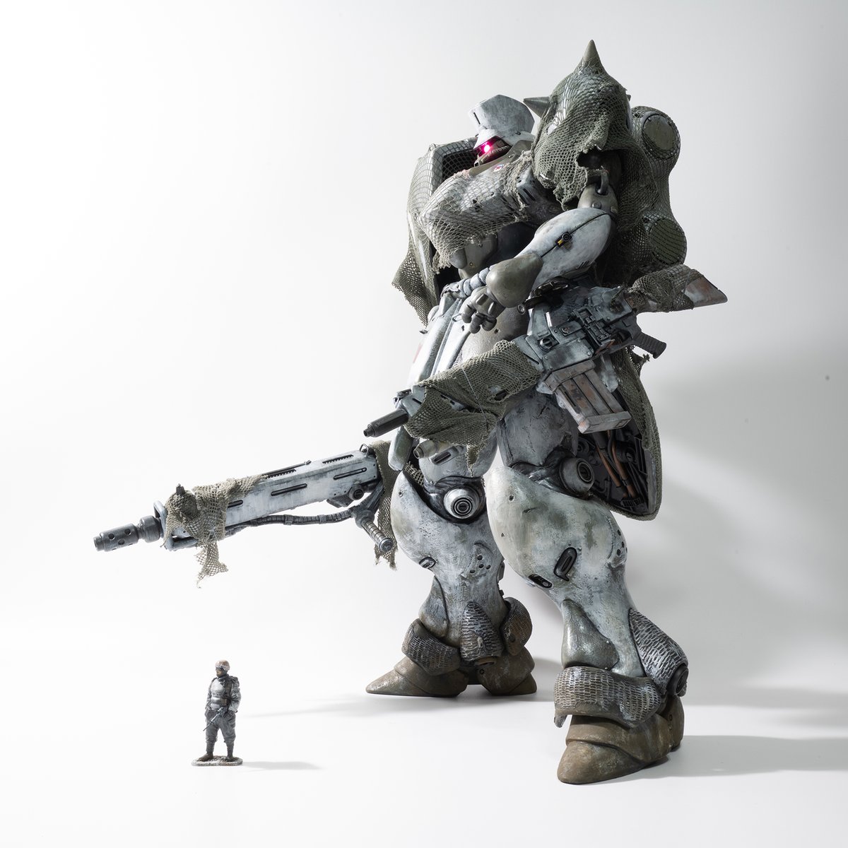 mega_hobby's tweet photo. 【#メガホビEXPO】
#俺のメガのギラ
モデラーの大森記詩氏 @KISHI_OMORI 制作による
巨大ギラ・ドーガ（全高約600mm）の作例展示を行います。
想像を超えるサイズで「VAKITギラ・ドーガ」の造形を、
存分にお楽しみいただけるスペシャル作例です。
その他にも多数の著名モデラーに制作いただいた作例も展示します。
是非お越しください！
https://t.co/4ZIp9Je3Y6
#VAKIT