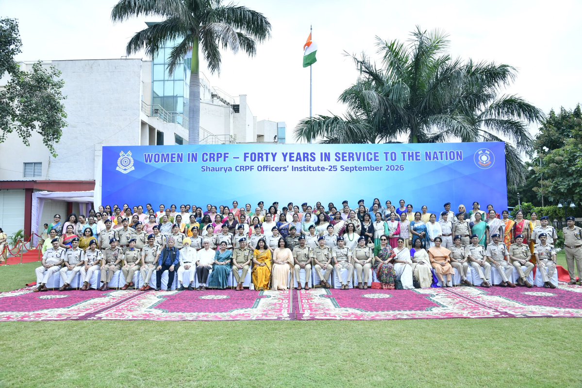 gpsinghips's tweet photo. Forty years back, they joined #crpf, forty years of service to the Nation. Some still in service, most having superannuated. Our Veeranganas of forty years came together to celebrate “forty years of Women in CRPF” at Delhi today. The Josh remains the same - “Bharat Mata ki Jai”
@crpfindia