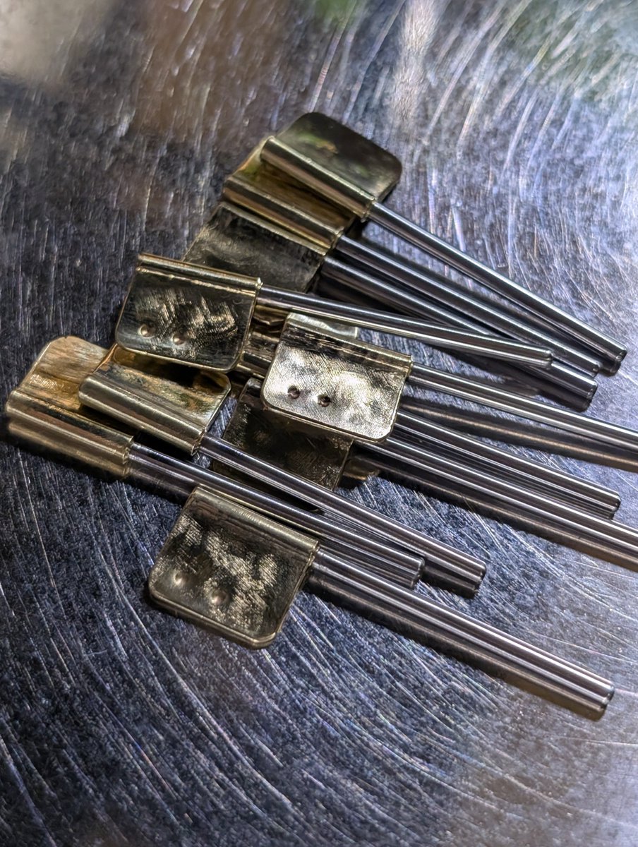 oshinbaks's tweet photo. 完売していた2.5mm軸ジグをリストックしました🙋
#NeutralMetalWorks https://t.co/dbvImwZ0xZ