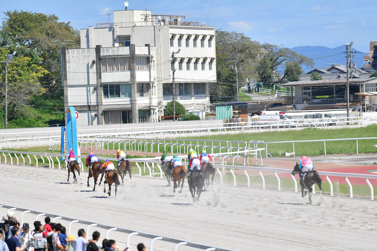 kasamatsukeiba's tweet photo. 第10回笠松競馬「ブルームカップ（SPⅢ）シリーズ」の全４日間が終了しました。
ご投票ご観戦、誠にありがとうございました❗️
次回の第11回笠松競馬「ネクストスター笠松シリーズ」は10月6日～9日の全4日間開催です❗️
どうぞお楽しみに😊 https://t.co/hxU9Z6N9qE