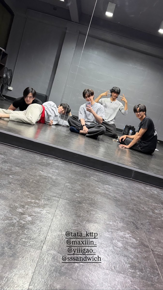 BenjaminFanTH's tweet photo. Update ...ช่วง Workshop รอกันหน่อยน๊า 

#BenBenjamin 
#SaepOnTheBeach #VelcurveStudio #DreamDimension  #Saeptheseries https://t.co/NYARSoDM7y