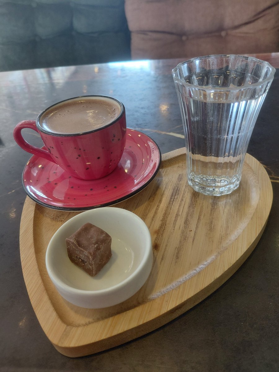 maviyesil8587's tweet photo. ☕️🍫❤️ https://t.co/vR5dUzWbEr