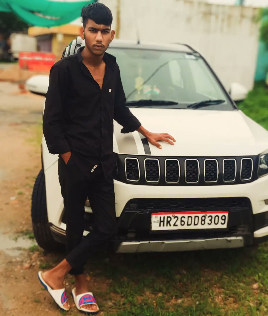GerardoHalrk's tweet photo. तू नया-नया है बेटे, मैंने ये खेल बरसों पहले खेले हैं। जिन लोगों के नाम पर तू उछलता है, वो मेरे पुराने चेले हैं। https://t.co/xdsHwYBT5P