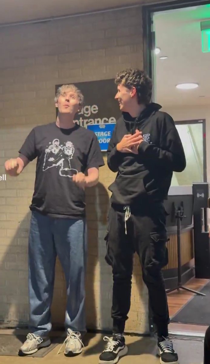 GilanMaul's tweet photo. what do you mean what do you MEAN how am I supposed to be able to go about my life after seeing this 😭😭😭😭😭 https://t.co/xuCA8mANCN