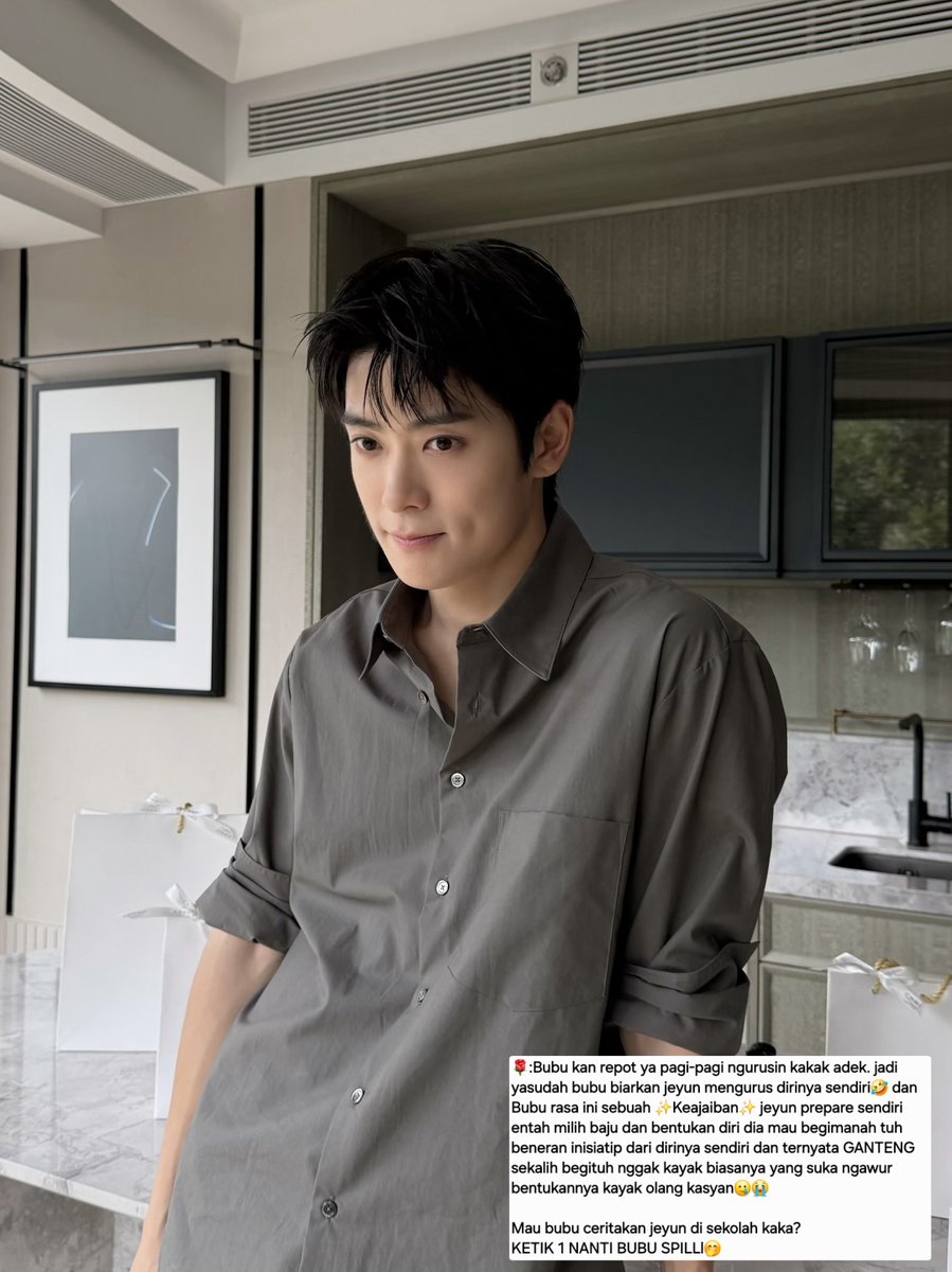 aghjjhyun's tweet photo. 👷🏻‍♂️Parents Teaching Day🚧

🍑:Aku perfumnya yg ini aja kali ya, sayang? Yang gak terlalu strong takut anak² gak suka baunya.
🌹:Bebas yg mana ajjah soalnya cintaku today kok GANTENG SEKALI😔

Kakak &amp; Jendut:🫩🫩

🍑:Mau ke sekolah jd ben ketok rodok koyok wong bener lah, bu😅
🌹🤣 https://t.co/FH9s1nuDkO