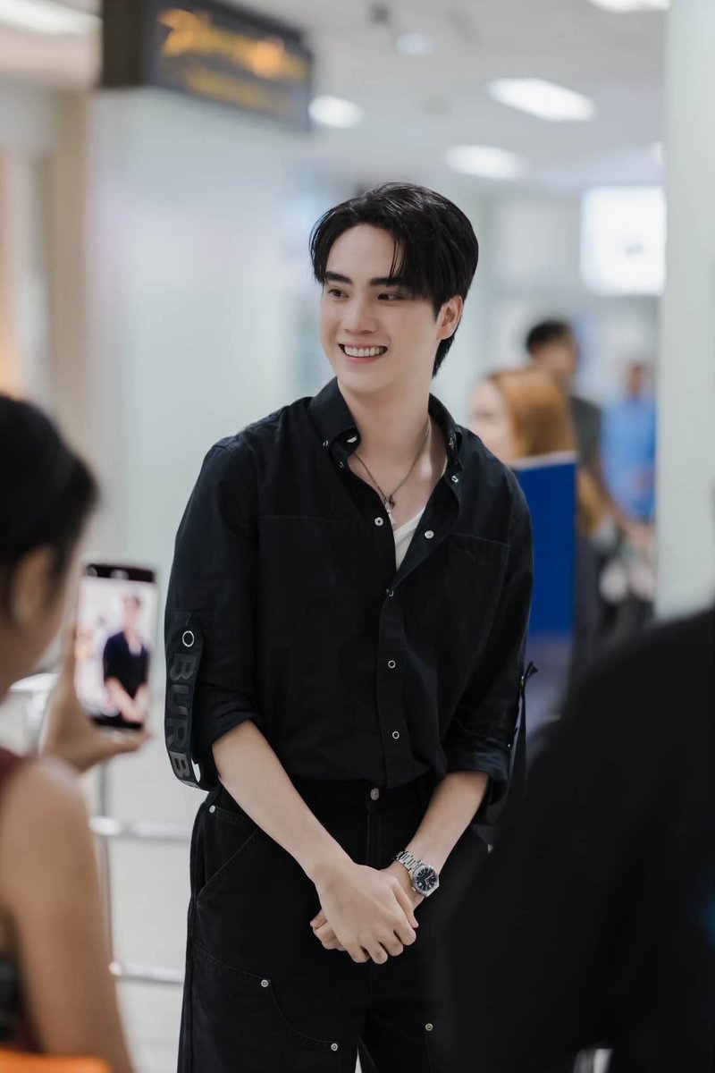 TEeInMyHeart1's tweet photo. FB: บริษัท รวยอีก จำกัด 

หาดใหญ่ทัก! สุดหล่อถึงหาดใหญ่แล้วครับ 🥰

#AroiFest #อาโหร่ยยเฟส 
#อาโหร่ยยเฟสxตี๋ธนพล 
#TEeThanapon #ตี๋ธนพล https://t.co/nwpk6VEugW