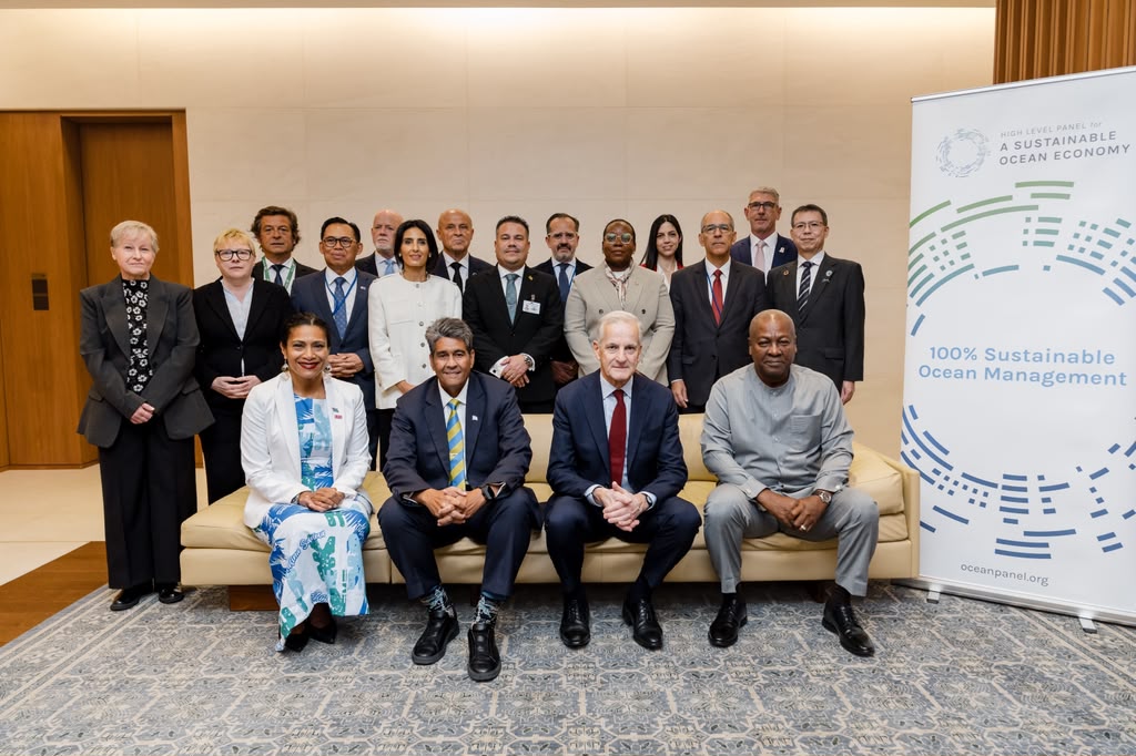 MofaJapan_en's tweet photo. Director-General for Global Issues SUGIURA attended, on behalf of PM TAKAICHI, the Eighth Ocean Panel Leaders’ Meeting of the High Level Panel for a Sustainable Ocean Economy, which was held during the High-Level Week of the United Nations General Assembly.

https://t.co/O2pDufEF5N