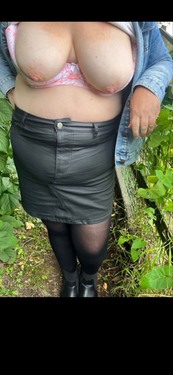 Mark19861367's tweet photo. Hope my girlfriend is wearing this skirt today love it 😈😈😈@ChunkyStraight 😈😈😈 https://t.co/z6dJ6QumKI