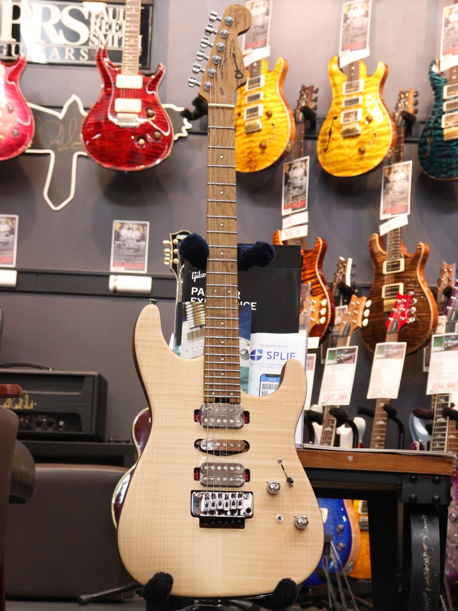 ikeberevole's tweet photo. /
#Charvel 店頭入荷📣🎸
\
USA製
"Guthrie Govan Signature HSH Flame Maple" !✨
ハイポジションへも楽にアクセスできるヒールカットや
豪華なフレイムメイプルが目を惹きます👀
#エレキギター #イケベ #秋葉原 https://t.co/amnSukFZig