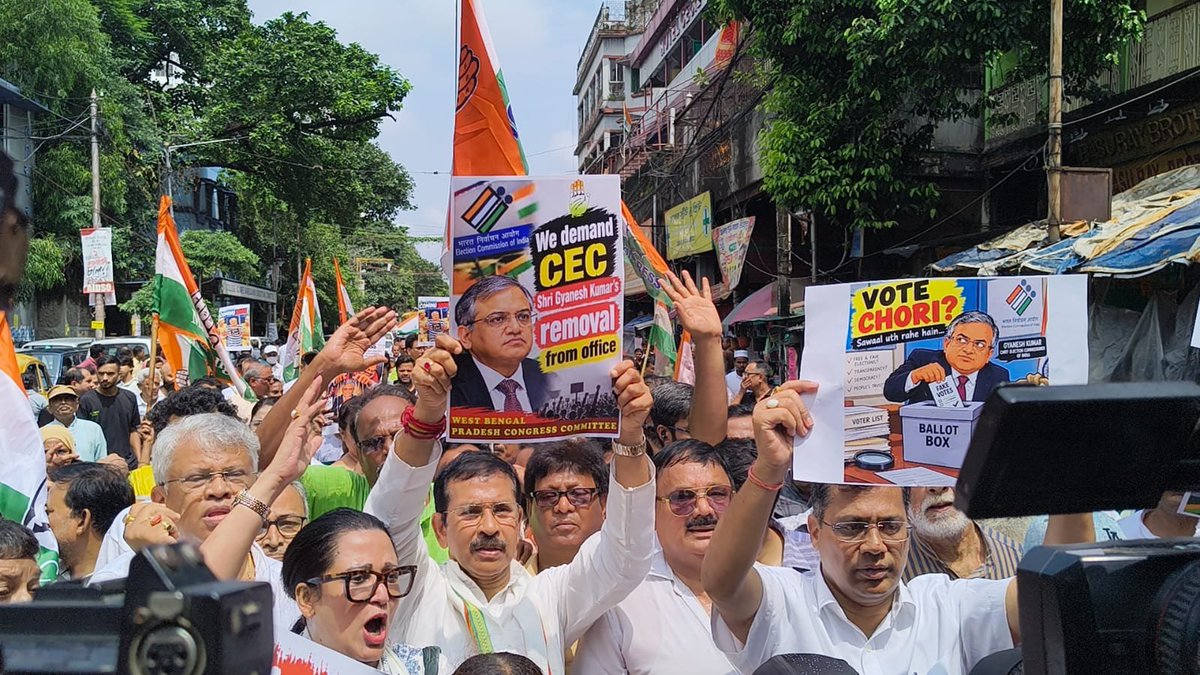 Raga_No1's tweet photo. A Rally for Democracy and Accountability

The West Bengal Pradesh Congress Committee, under the leadership of AICC In-charge Shri @prakashjoshiinc and WBPC President Shri @subhankar_cong, organised a massive rally demanding the resignation and arrest of Chief Election Commissioner Gyanesh Kumar.

📍 West Bengal kolkata india