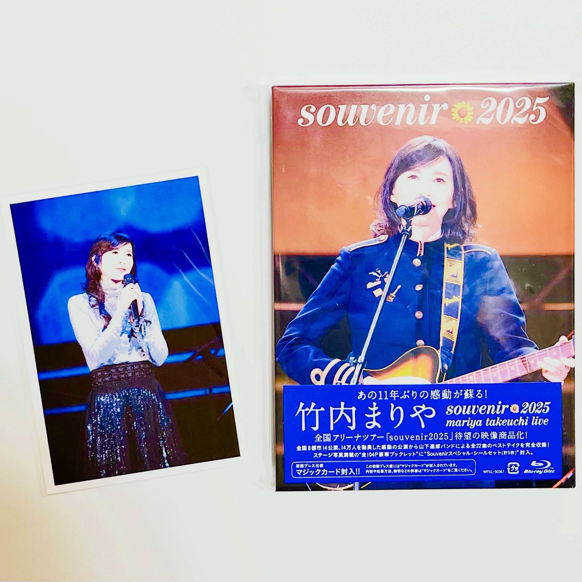 e_liko_na's tweet photo. 🌼souvenir 2025 〜mariya takeuchi live〜🌼
竹内まりやさんのBlu-ray✨
11年ぶりの全国アリーナツアーのベストテイクを収録。
昨年Kアリーナが当選し、そのお姿とCDと全く変わらぬ歌声に感動✨
今回、マジックカードで応募したファンミーティングはハズレでした😭

#竹内まりや
#souvenir2025 https://t.co/LDjUIFw0zm