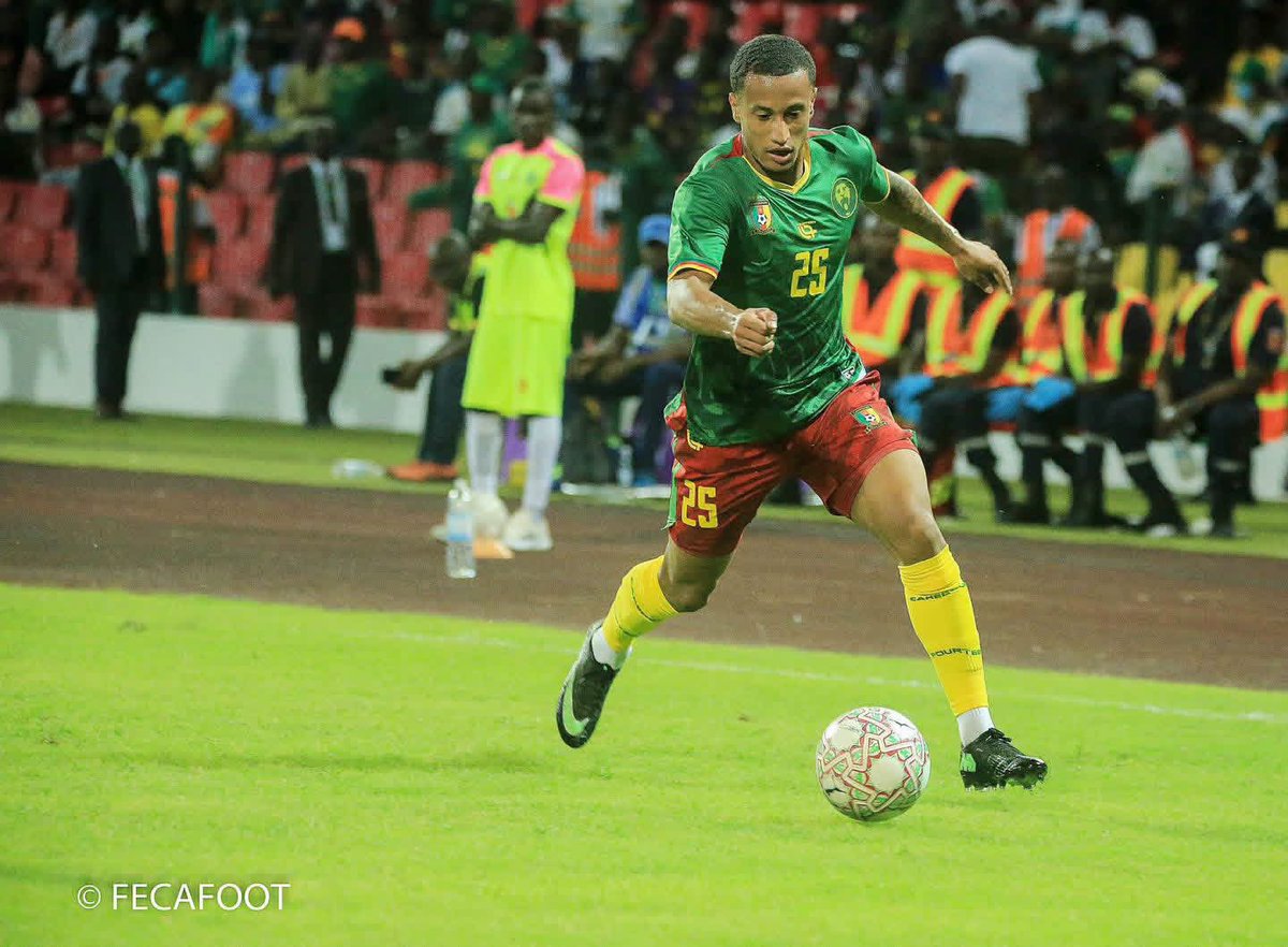 Griffe2Foot's tweet photo. Lilian Njoh auteur d'une entrée particulièrement réussie. 

Le latéral gauche qui fêtait sa première sélection avec le Cameroun n’a pas eu du mal à entrer dans son match avec 100% de passes réussies et il est à l’origine d’un centre dangereux qui aurait pu apporter un 4ème but https://t.co/Gy5ZH2Nj7C