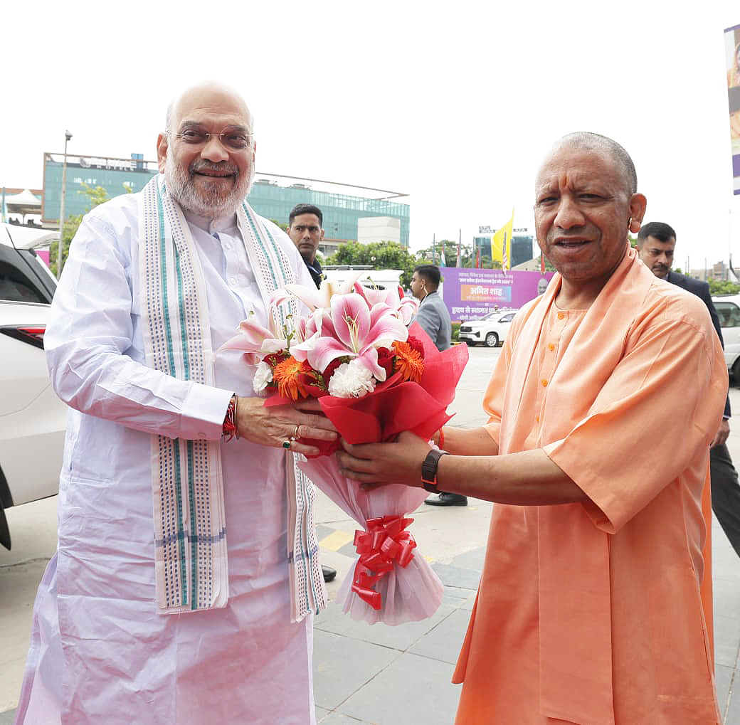 myogiadityanath's tweet photo. माननीय केंद्रीय गृह एवं सहकारिता मंत्री श्री @AmitShah जी के कर-कमलों से आज ग्रेटर नोएडा में UP International Trade Show 4.0 का शुभारंभ हुआ।

आदरणीय प्रधानमंत्री श्री @narendramodi जी के मार्गदर्शन में Local to Global की सोच के साथ आगे बढ़ रहा उत्तर प्रदेश आज अपने Product, Potential और Innovation को वैश्विक मंच पर प्रस्तुत कर रहा है। UPITS में बढ़ता Footfall प्रदेश के प्रति बढ़ते Global Trust की अभिव्यक्ति है।

यहां हमारे कारीगरों के हुनर को बाजार, युवाओं के Innovation को अवसर, MSME के सामर्थ्य को विस्तार और अन्नदाता के परिश्रम को नई पहचान मिल रही है। प्रदेश के उत्पाद, उद्यम और प्रतिभाएं दुनिया के Buyers व Businesses से सीधे जुड़ रहे हैं।

इस महत्वपूर्ण अवसर पर प्रेरणादायी मार्गदर्शन के लिए माननीय केंद्रीय गृह एवं सहकारिता मंत्री जी का हार्दिक आभार तथा देश-दुनिया से पधारे सभी Buyers, Exhibitors, Entrepreneurs और युवा साथियों का हृदय से स्वागत एवं अभिनंदन।

UP International Trade Show 4.0 के प्रति मेरी मंगलमयी शुभकामनाएं।