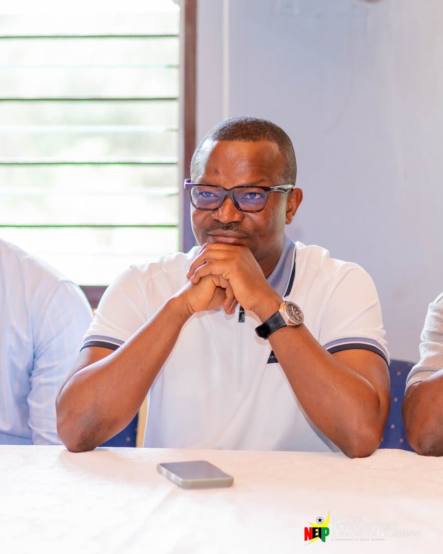theagendaboy2's tweet photo. A young leader focused on jobs, entrepreneurship and opportunities for Ghanaian youth. Eric Adjei is delivering at NEIP. 💪🏾🇬🇭 @EricAdjei_ https://t.co/7YiA2U4ELq
