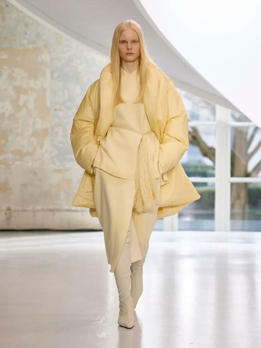 GCBRANDS's tweet photo. ICICLE appoints former Gucci creative director Sabato De Sarno https://t.co/qnFHujeh1I #之禾 #Gucci #ChineseBrands #GoingGlobal #fashion #luxury #design #SabatoDeSarno #Icicle https://t.co/73a3zDCVcS