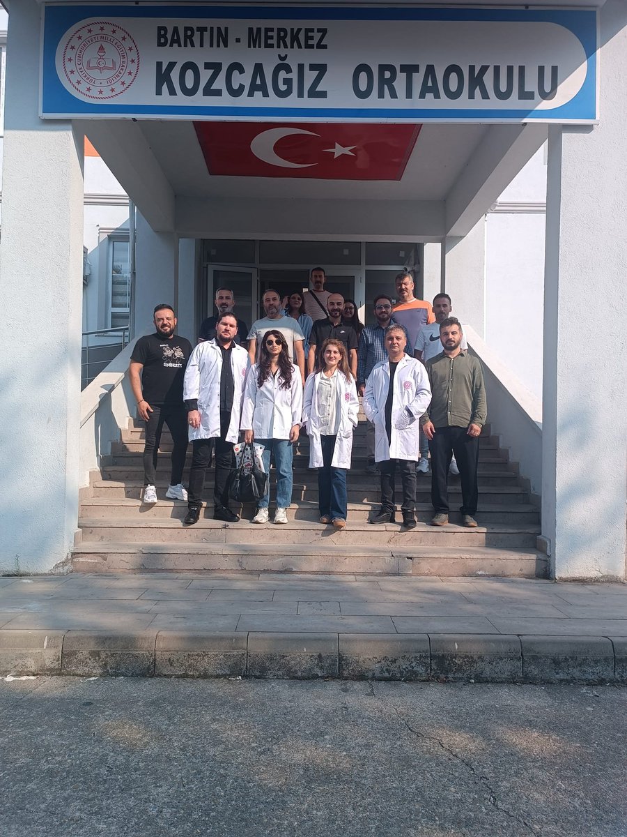 DceTurkiye's tweet photo. 2026-2027 eğitim yılında "Dijital Vatandaşlık Eğitimi Kursu" mahalli eğitimleri başladı. Bartın Kozcağız Ortaokulunda  öğretmenlerimiz 5 günlük eğitimi tamamlayarak yetkinliklerini güçlendirdi.

@tcmeb @mebyegitek
@coe @CoE_Education https://t.co/rE5wLu81DP