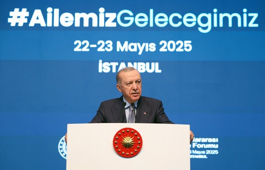 OmerDilara09's tweet photo. Öğretmenlerimiz ailelerinden uzak kalmadan görevlerini sürdürmek istiyor. Mazereti nedeniyle yerleşemeyen öğretmenler için il emri talebimizin ilgili makamlara iletilmesini saygıyla rica ediyoruz. @RTErdogan @vekilince @erbakanfatih @umitozdag @yavuzagiraliog #AyrılığaSONverMEB @eczozgurozel
#AyrılığaSONverMEB