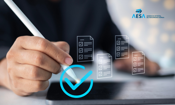 AesaSpain's tweet photo. ✈️ #DerechosDePasajeros | Antes de iniciar una reclamación ante #AESA, asegúrate de tener la documentación imprescindible:

1⃣Reclamación previa a la #aerolínea y su contestación
2⃣Tarjeta de embarque
3⃣DNI/Pasaporte
4⃣Facturas de gastos

👉Toda la info en https://t.co/oarzHYDAV0 https://t.co/fjxqVixL1I