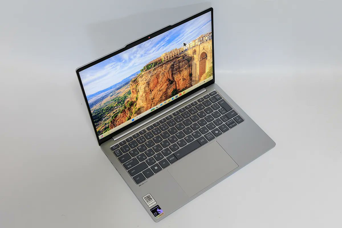 zakuzak84449670's tweet photo. IdeaPad Slim 5x Gen 11
13.3型の軽量(約1.14kg)モバイルノートPC。
Snapdragon X2 Plus搭載で省電力性に優れ、日常のビジネス作業も快適です!
※Windows on Arm搭載のため、特殊なソフト使用時は対応状況の確認をお忘れなく!
#IdeaPad #IdeaPadSlim5x #Lenovo #レノボ
https://t.co/IaM18KUGzf https://t.co/P1mibE1hwP