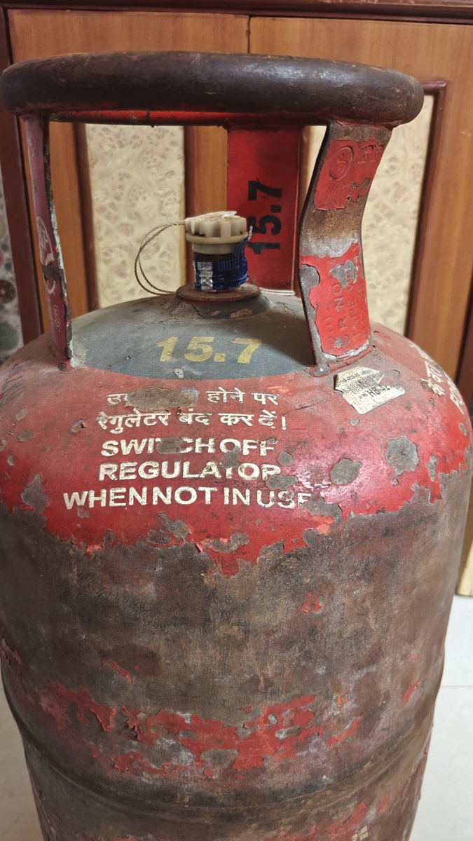 SDRebel03's tweet photo. @HPCL Received an HP Gas cylinder today from Ekvira Gas Service  Handle/cap damaged and cylinder body badly dented. Full payment is taken, yet such a cylinder was delivered. This is a serious safety concern. Please investigate and replace it immediately. Photos attached https://t.co/nTcLanLKZZ