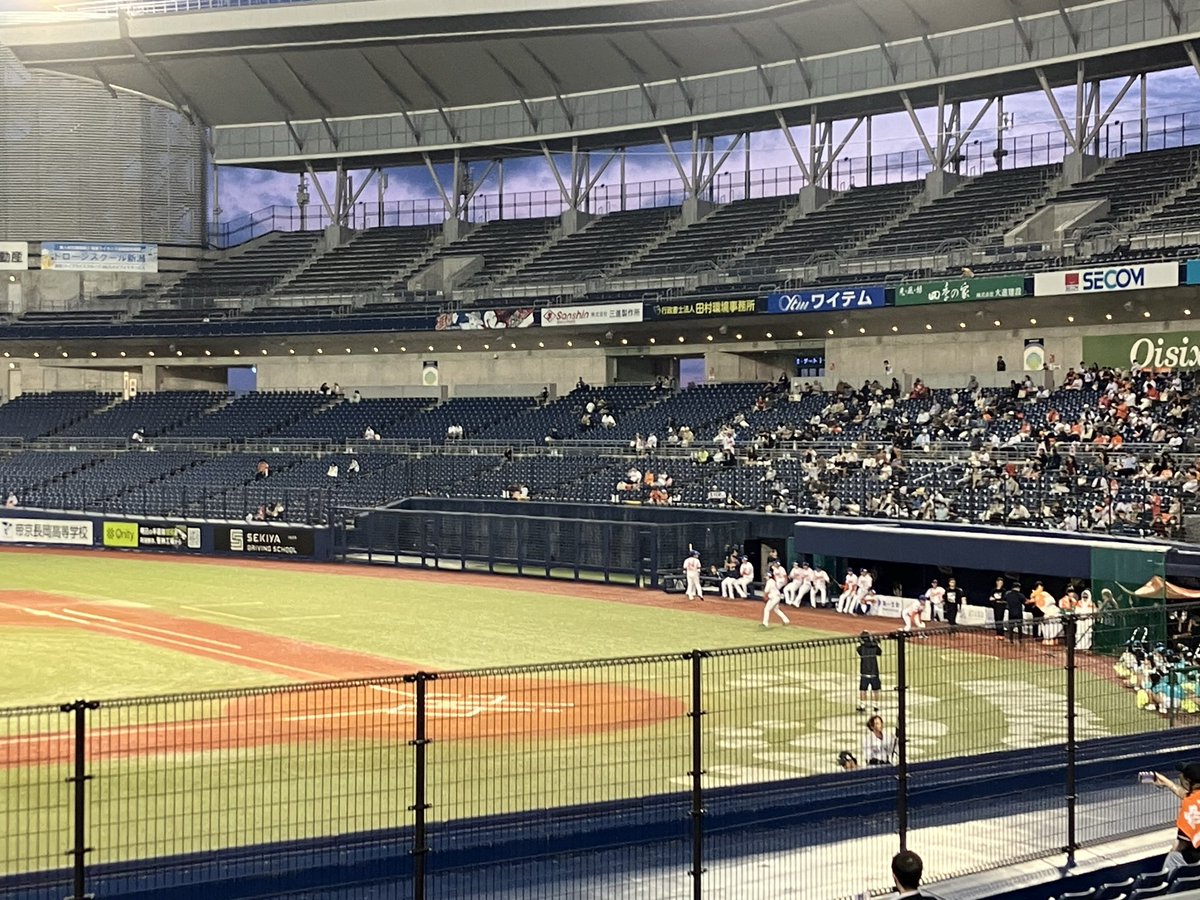 Ryotation's tweet photo. HARD OFF ECOスタジアム新潟🏟️
球場に入るときのワクワク感がたまりません！

オイシックス🆚ロッテ
ファームもシーズン残りわずか

アルビレックスの先発は又吉克樹投手⚾️
現役ラスト登板、しっかりと目に焼きつけます！ https://t.co/QX3BI6mm9K