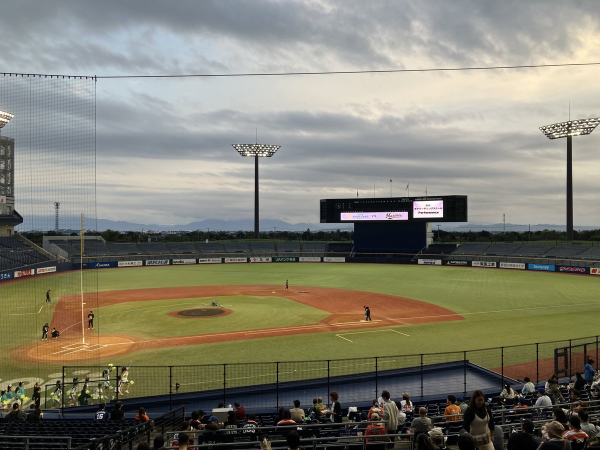 Ryotation's tweet photo. HARD OFF ECOスタジアム新潟🏟️
球場に入るときのワクワク感がたまりません！

オイシックス🆚ロッテ
ファームもシーズン残りわずか

アルビレックスの先発は又吉克樹投手⚾️
現役ラスト登板、しっかりと目に焼きつけます！ https://t.co/QX3BI6mm9K
