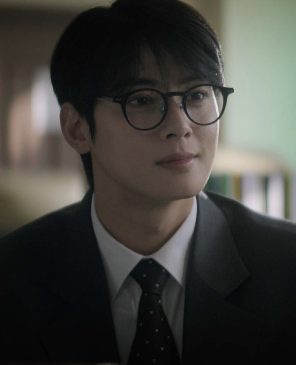 CEWProjects's tweet photo. 26.09.25

Netflix Malaysia IG Update with Cha Eunwoo as Lee Unjeong in The WONDERfools🦸🏻‍♂️

"Thank you PD-nim for making Cha Eun-woo wear glasses 😍"

🔗https://t.co/RNewcDy95X

#CHAEUNWOO #차은우 
#원더풀스 #TheWONDERfools
@CHAEUNWOO_offcl https://t.co/EXIF0aT9Eu