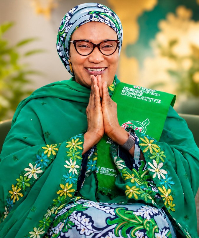 v79158's tweet photo. Jumma Mubarak, Mommy Hajia Nana Shettima @kujarima,
may Almighty Allah continue to bless you with good health, wisdom, strength, peace, and abundant grace. And may He accept your prayers, reward your kindness and generosity, and continue to guide and protect you and your family Ameen.🤲

We wish you a blessed and peaceful Jumma Mubarak, our compassionate Mommy.🤲🏽♥️