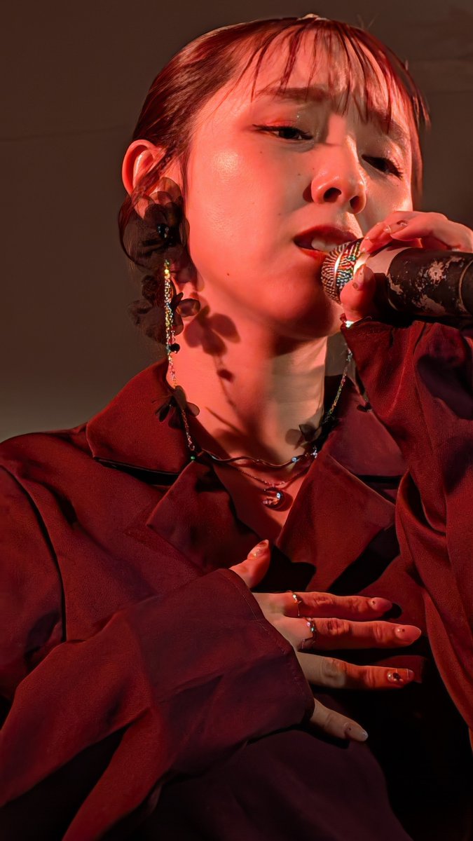 JUNReLady1's tweet photo. 昨日のれいないれ(ЯanaB Lei)主催
Seasonal box vol.2 Autumn(秋)
in 駒沢Camited
Autumn モードの新衣装に登場したれいないれはエレガントでコケティッシュでそしてアダルトな(語彙が🙏)ライブで素敵な時間を作ってくれました
#れいないれ
#Seasonalbox
#駒沢Camited https://t.co/nxyUocd7R3