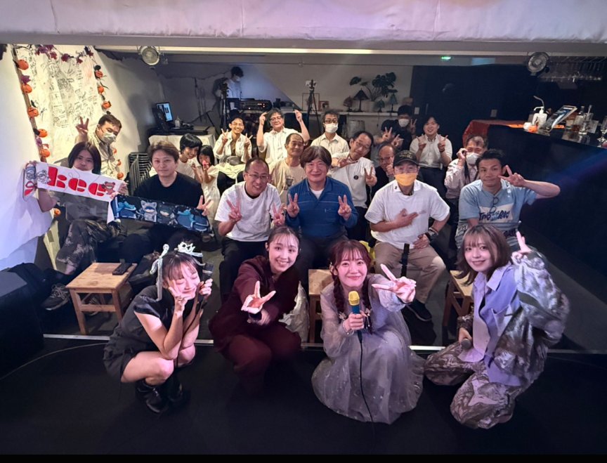 JUNReLady1's tweet photo. 昨日のれいないれ(ЯanaB Lei)主催
Seasonal box vol.2 Autumn(秋)
in 駒沢Camited
Autumn モードの新衣装に登場したれいないれはエレガントでコケティッシュでそしてアダルトな(語彙が🙏)ライブで素敵な時間を作ってくれました
#れいないれ
#Seasonalbox
#駒沢Camited https://t.co/nxyUocd7R3