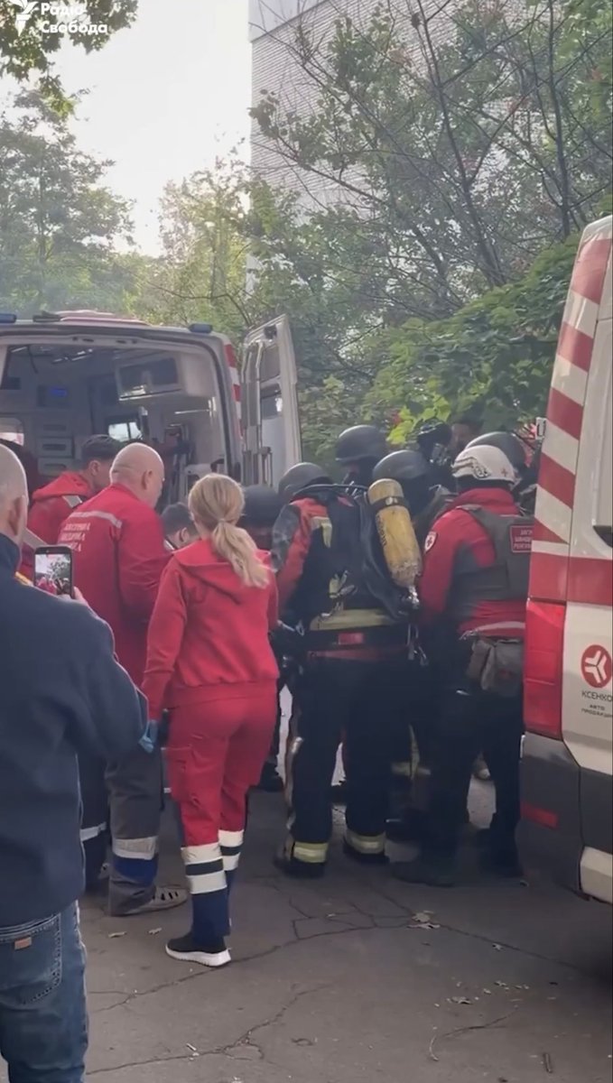 JulianRoepcke's tweet photo. Das Drecksregime hat heute Morgen ein weiteres Kind in einem Kyjiwer Hochhaus mit einer Kamikaze-Drohne ermordet.
Das „Verbrechen“ des 14-Jährigen: in der ukrainischen Hauptstadt zu gelebt zu haben. https://t.co/XtxYh8o7qQ