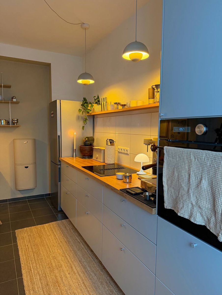 eimsbude's tweet photo. Kaffee?☕️🩵

Ich habe überlegt unsere Fliesen zu bekleben, aber bin noch sehr unentschlossen (z.B. Schachbrettmuster). Was denkt ihr?🥹 Habt einen schönen Tag✨ https://t.co/80Bi9SndMY