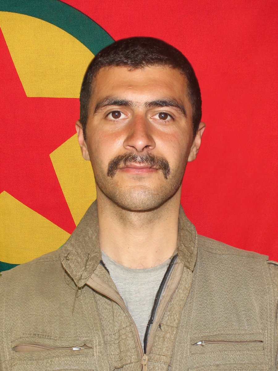 Andokmusa's tweet photo. Kod Adı : Taylan Özgür
Adı Soyadı : Rojhat Ağırman
Doğum Yeri : Belçika
Anne – Baba Adı : Sene - Selim
Şehadet Tarihi ve Yeri : 19 Temmuz 2019 /Qendîl https://t.co/lkrfSBqIvd