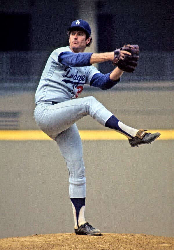 JulioGabrielRB's tweet photo. 🩻 Tommy John ⚾

Sabías que un #25Sep 1974 cambió para siempre el destino de los lanzadores?

El Dr. Frank Jobe realizó por 1ra vez la cirugía de reconstrucción del ligamento colateral cubital, usando un tendón de la muñeca.
Esto le devolvió la vida a la carrera de Tommy John https://t.co/d1SgtztySa