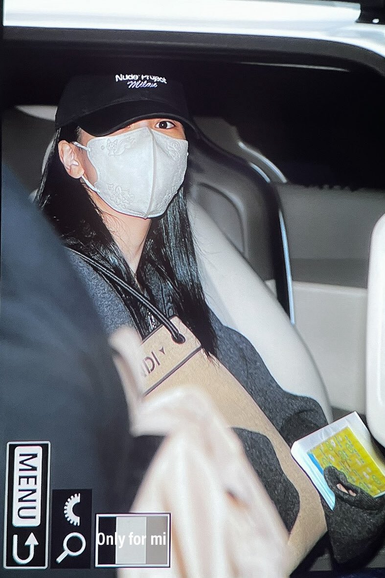 onlyformi0324's tweet photo. 260925 ICN pre

수고했어〜🥰

#TWICE #트와이스 #MINA #ミナ #미나 https://t.co/d1RgWKUOvc