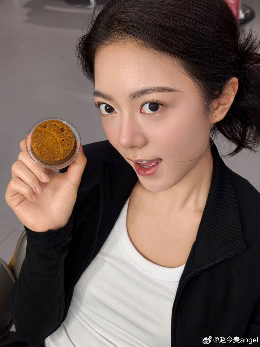 maixiang2002ID's tweet photo. #中秋小圆满# 中秋快乐！！🥮 ​​​

#赵今麦angel weibo⤵️
https://t.co/tUrs59T9Im

#ZhaoJinmai #จ้าวจินม่าย #조금맥 https://t.co/wjukyrx3PU