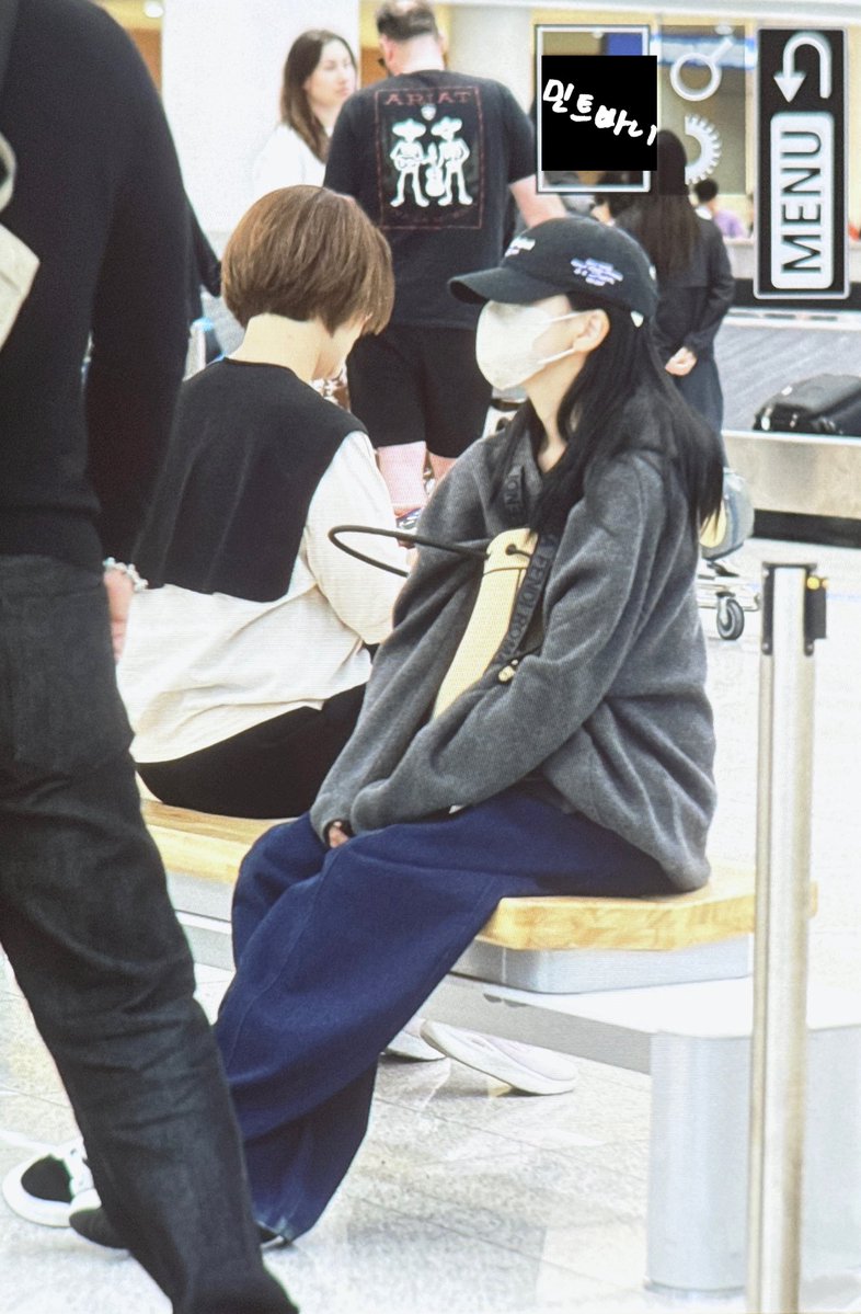 Mint_Bunny379's tweet photo. 260925 ICN preview

다시 밀라노에 갈 수 있어서 너무 행복했어~
정말 수고했어🫶

#트와이스 #미나 #TWICE #MINA #ミナ https://t.co/pHNtFUjOFH