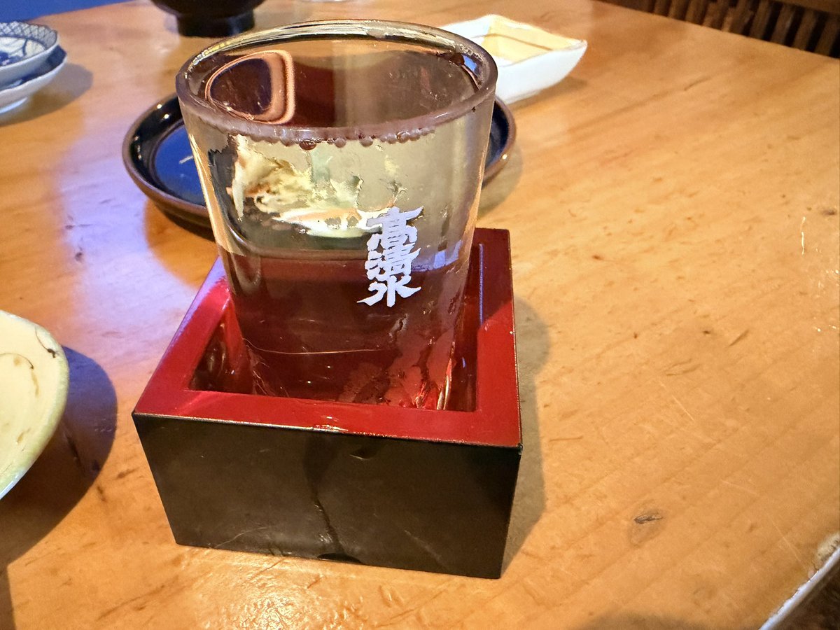 popo_WC_'s tweet photo. 新潟 かげとら
秋田 いななみ

景虎のが甘みと丸さがある。いななみはたくさん飲みたい。 https://t.co/ICsJc73aH1