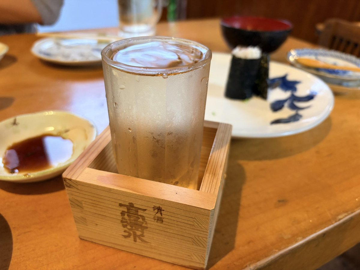 popo_WC_'s tweet photo. 新潟 かげとら
秋田 いななみ

景虎のが甘みと丸さがある。いななみはたくさん飲みたい。 https://t.co/ICsJc73aH1