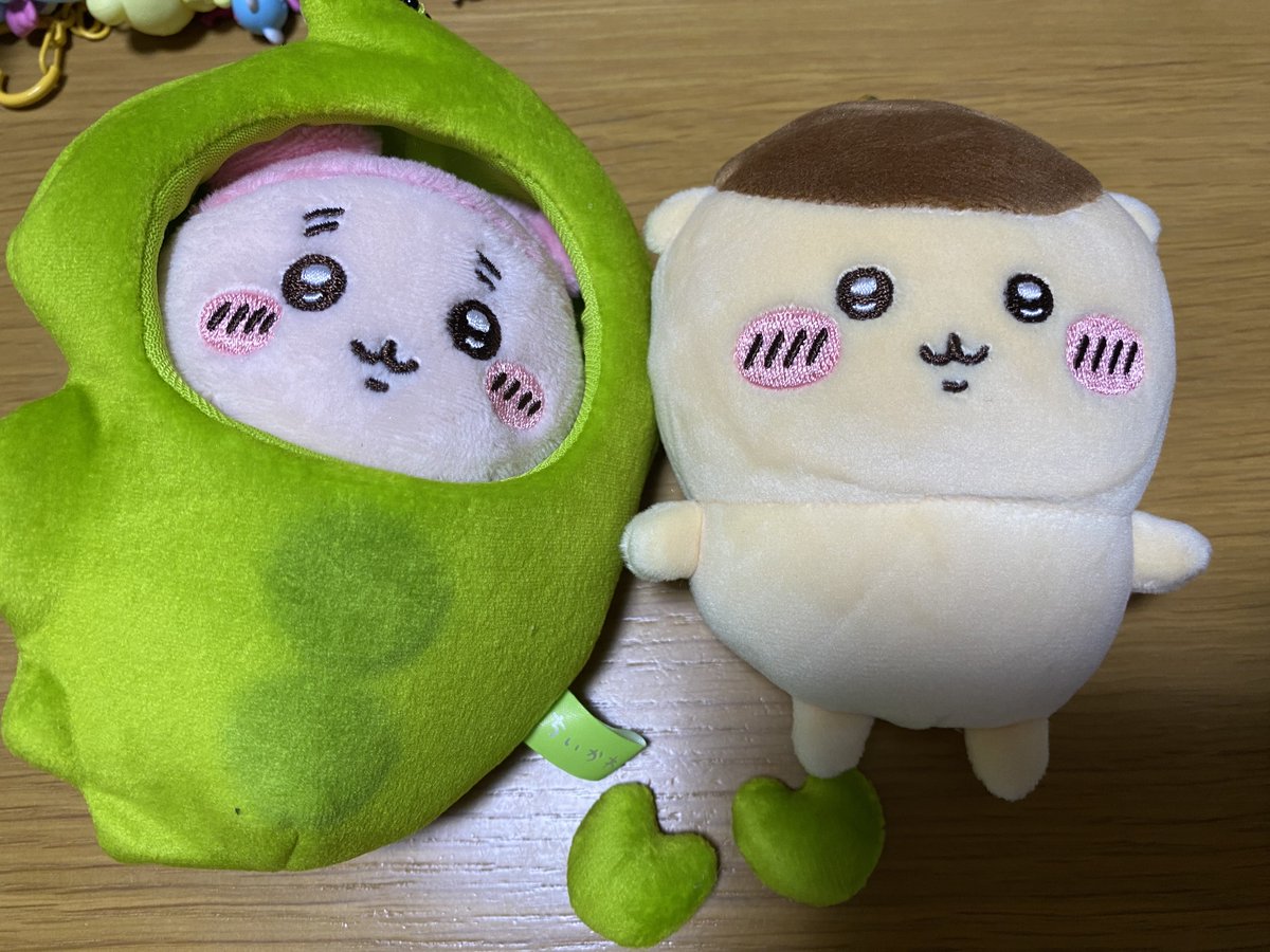 percysun's tweet photo. 可愛い☺️とても平和だった。新商品は豊富だったけど、その他がそこそこ売れててちょっと寂しさを感じた。棚から。
パイセン脱げるとか豆入ってるとか、そんなの知ったら欲しくなる。可愛い。ちょっと圧の跡付いてるけど https://t.co/7GHS64iG3L