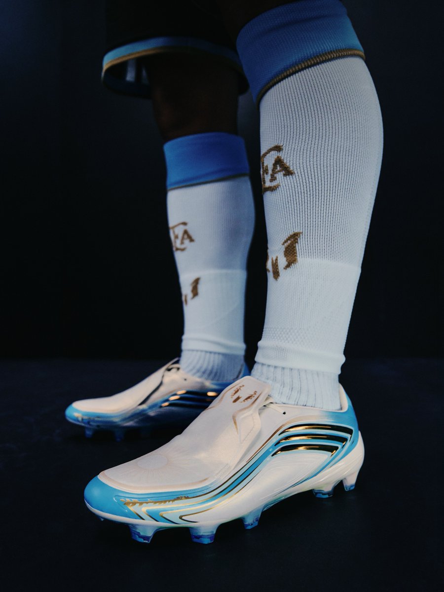 lnstantFoot's tweet photo. Le tout dernier maillot que portera Lionel Messi avec l'Argentine ! 🥹🇦🇷 https://t.co/NQCmfGyEOK