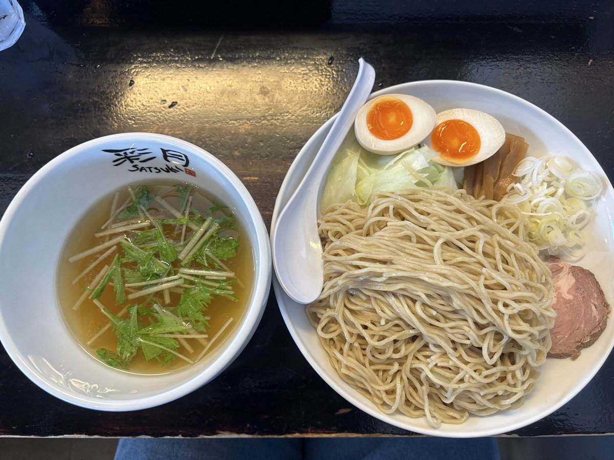 Nyan_RAMEN20's tweet photo. 明後日で閉店してしまう彩月に行ってきました🍜
今週2回目。今日は、塩つけ麺🍜
私は、いてもこれ一択でした！
もう、本当に食べられないんだなと思うと悲しくて、もっと通えば良かったと後悔が募ります😭
めちゃくちゃ美味しかった😋
大好きでした✨️
長い間、ありがとうございました✨️
 #麺屋彩月 https://t.co/7iTK65qo0G