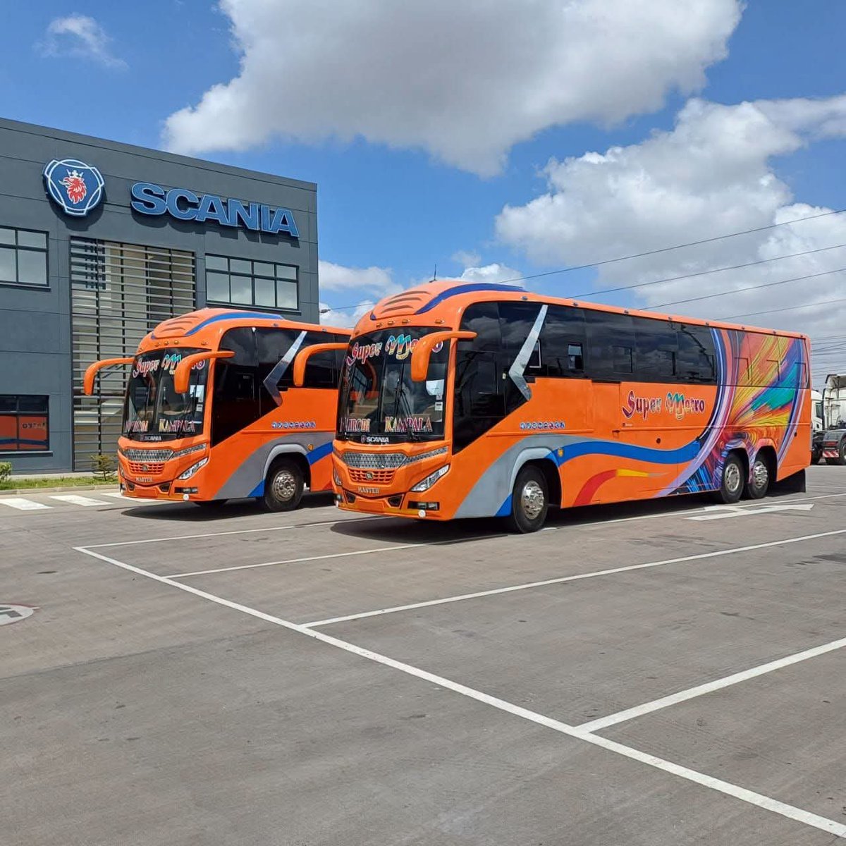 anj_116_'s tweet photo. KDZ 013G and KDZ 015G 

Kampala Nyooooo 

Super Metro Executive Coaches 

Powered by @ScaniaEA https://t.co/XuomIa22hX