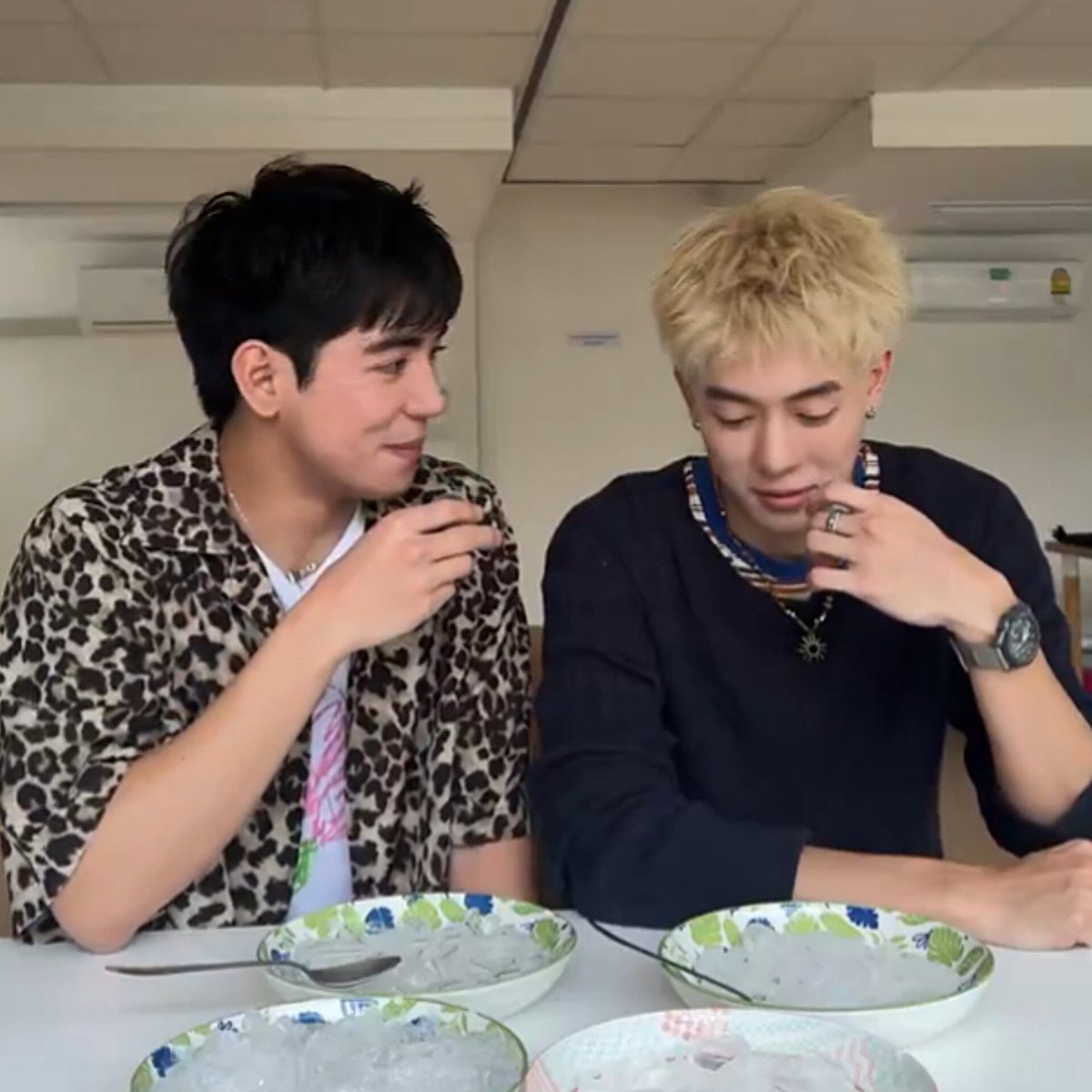ony0urbabe's tweet photo. ( หนุ่มลายเสือเบาๆหน่อย สายตงสายตา ) https://t.co/oBQ5uiWMLD