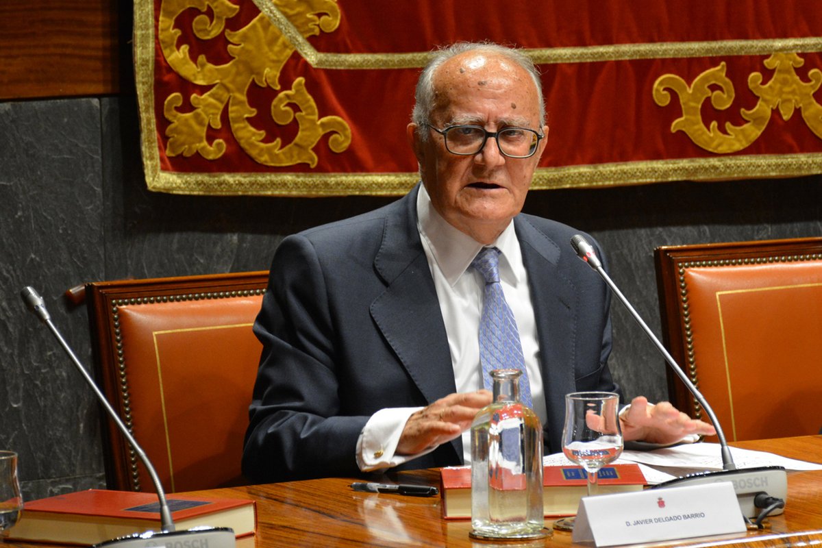 PoderJudicialEs's tweet photo. Fallece el expresidente del Tribunal Supremo y del CGPJ Javier Delgado Barrio

▪️ El alto tribunal y el órgano de gobierno de los jueces expresan sus condolencias a su familia y allegados y lamentan su pérdida

📄 https://t.co/nBbL6QF7yi https://t.co/ZzIN8RG40L