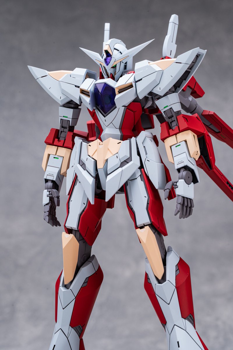 mika594308351's tweet photo. 1/100 リボーンズガンダム
完成しました、人生初のフル3Dモデリング？作品です！
綺麗に仕上げるのがとにかく大変でしたが、色々と学びを得ることができて良かったです〜
#MANDARA00併せ https://t.co/kr5OR2iaj4