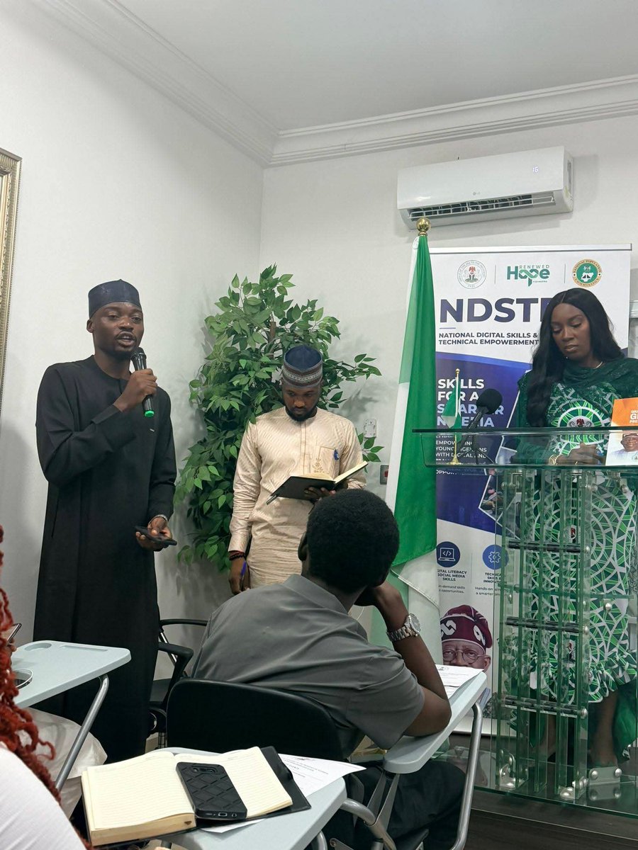 WatchNigeriaNG's tweet photo. Yesterday, the Special Senior Assistant to the President on Technical, Vocational and Entrepreneurship Education, Abiola Arogundade, through the @OSSAPTVEEng national programme, empowered young Nigerians with valuable digital and technical skills. https://t.co/cViRpRX4aR