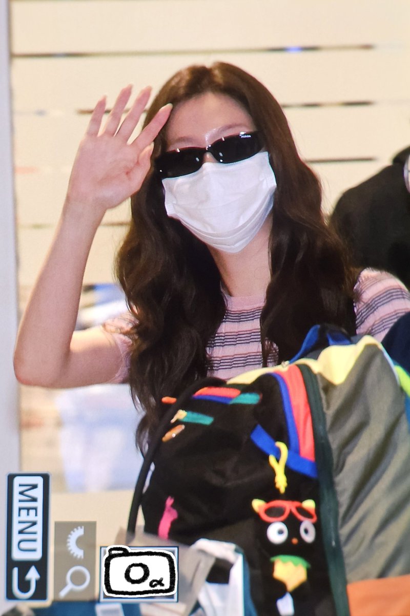 fishcmr's tweet photo. 260925 인천공항 ICN

 푹 쉬어!!💜💜

#TWICE #SANA 
#트와이스 #사나 #サナ https://t.co/Z2AbRX49KE